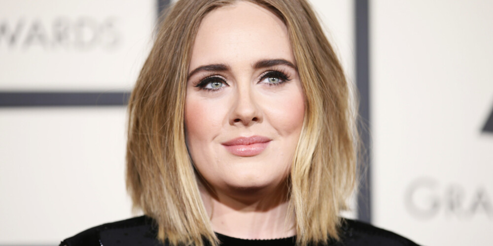 Adele beidzot tikusi pie goda būt par turīgāko mūziķi, kura nav sasniegusi 30