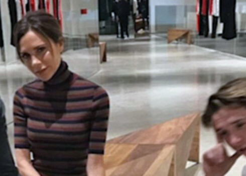 Дизайнер Виктория Бэкхем во время встречи с со-основателем Instagram Кевином Систромом, которой помешал ее сын Бруклин