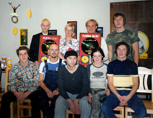 "Prāta Vētras" ieraksti ir kompānijas zelta fonds. 2001. gadā platīna disku saņēma albums "Starp divām saulēm".
