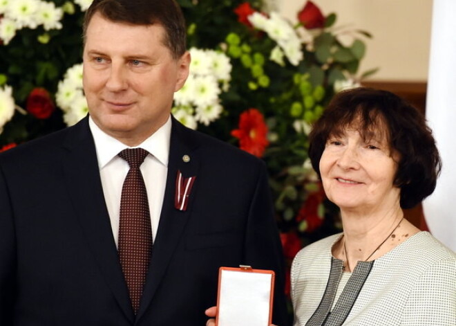 Pasniedz valsts augstākos apbalvojumus