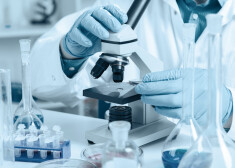 Policija pagaidām neapstiprina versiju par mīklaino laboratoriju.