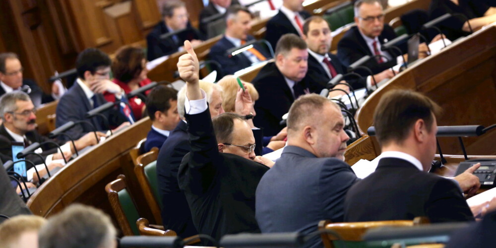 2017.gada budžeta sēde ieilga - tautas kalpi ar nelielām pauzēm strādāja 20 stundas no vietas.