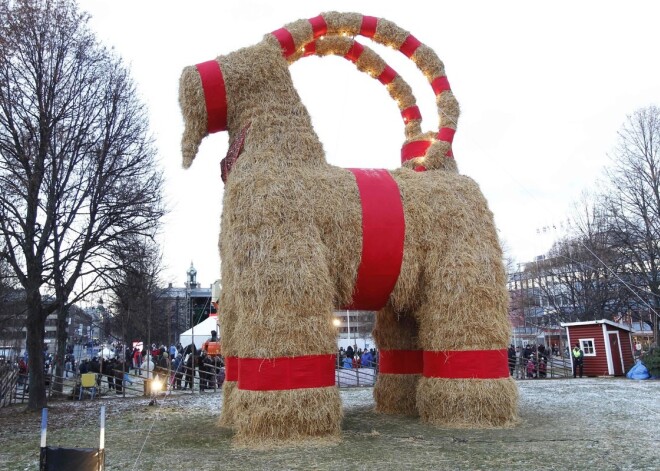 Tradicionālais Ziemassvētku āzis Zviedrijā