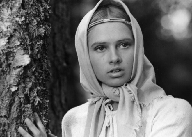 Esmeralda Ermale Baibas lomā filmā “Pūt, vējiņi!”.