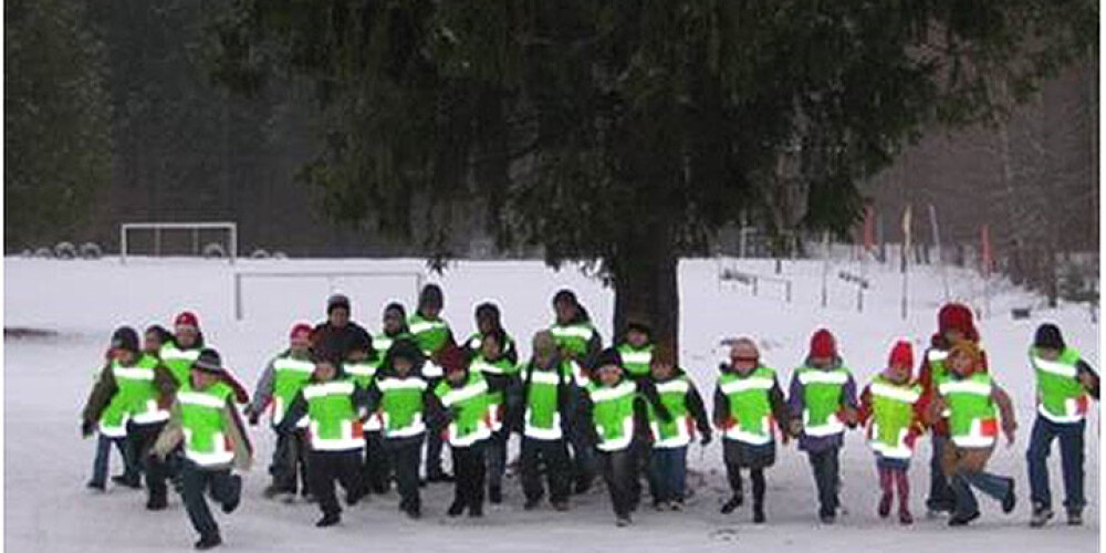 Šogad 20 tūkstoši vestu tiek izdalītas kā pieaugušajiem, tā arī bērniem.