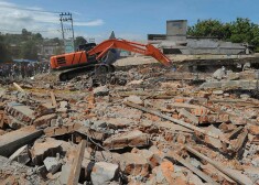 Жертвами землетрясения в Индонезии стали больше 90 человек, сотни пострадали