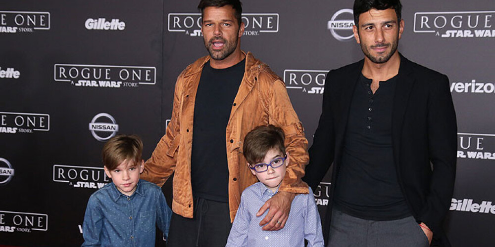 Рики Мартин и его жених Джван Йосеф на премьере вместе с детьми певца