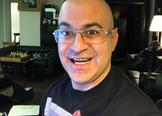 Видно, что Гарик счастлив!