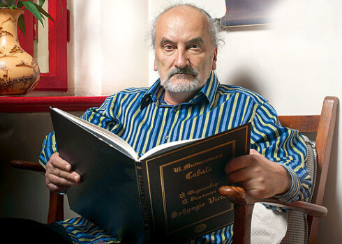 “Nebēdziet no garlaicības!” iesaka Arturs. “Dziļi iegremdējieties un pilnībā izbaudiet to. Un tad situācija pārmainīsies.”