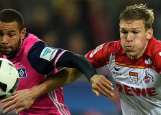 Artjoms Rudņevs (pa labi) otro spēli pēc kārtas guva vārtus.