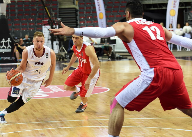 Latvijas izlases basketbolists Jakovičs pievienojies "Ventspils" komandai