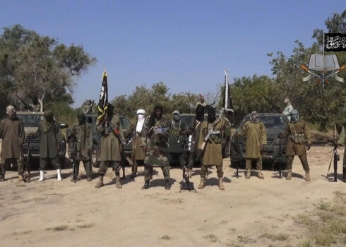 Dienā, kad kristīgā pasaule svin Jēzus dzimšanu, Nigērijas prezidents paziņojis, ka zvērīgais grupējums "Boko Haram" (attēlā) ir sagrauts.