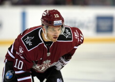 Piecas minūtes pirms trešdaļas beigām rīdzinieki bija tuvu tam, lai panāktu neizšķirtu, tomēr Laura Dārziņa mestā ripa atsitās pret vārtu stabiņu.