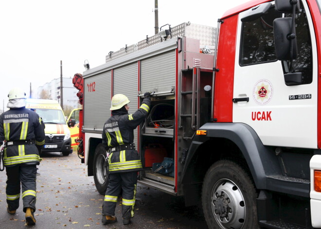 Pagājušajā diennaktī dzēsti 23 ugunsgrēki