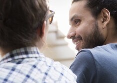 Тому, с кем вы идете на свидание, не нужно знать, сколько часов вы просидели в парикмахерском кресле и сколько денег отдали за маникюр