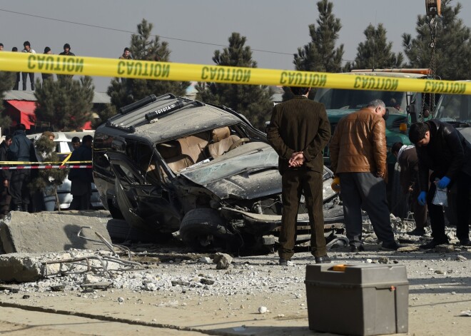 Sprādzienā Kabulā cietis deputāta auto; trīs cilvēki ievainoti