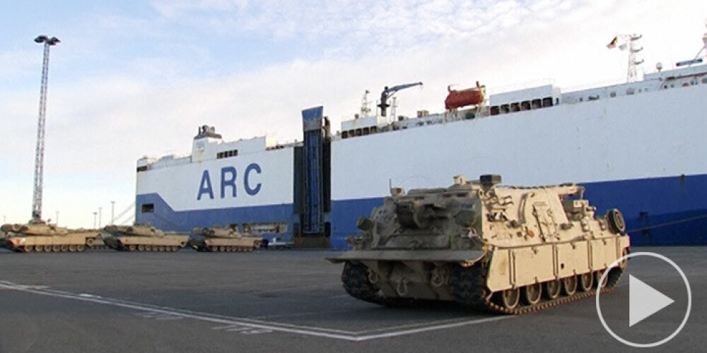 Lai stiprinātu NATO austrumu flangu Eiropā ierodas ASV tanku brigādes karavīri. VIDEO