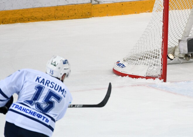 Mārtiņš Karsums iemet vārtus uzvarā pret KHL vājāko komandu