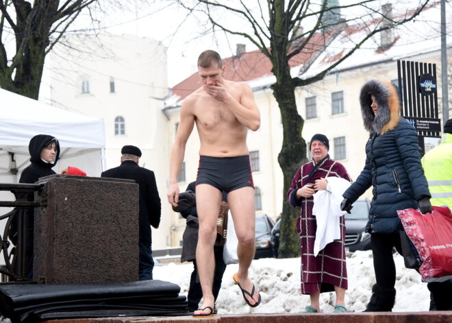 Pareizticīgā baznīca rīko Daugavas ūdeņu iesvētīšanu