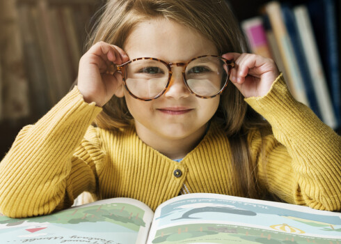 Ieteikumi, kā ar pasaku lasīšanu bērnus iedvesmot, nevis biedēt