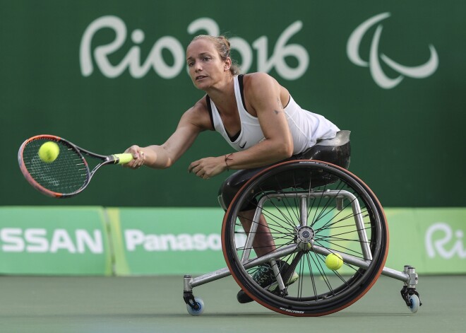 Šie paralimpiskie sportisti ir tiešām apbrīnojami. VIDEO