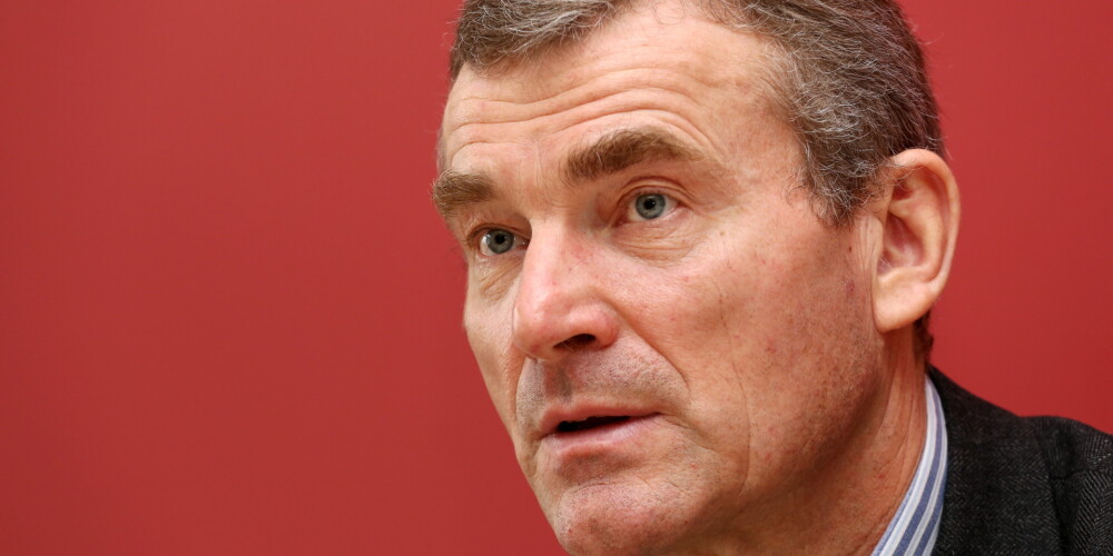 Rīgas dome nespēj sakārtot taksometru nozari - jo īpaši Vecrīgā, uzskata Jānis Naglis, takšu kompānijas konsultants.