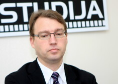 Viņš norādīja, ka "Rīgas kinostudija" nekad neko nav apstrīdējusi. "Katram kinematogrāfistam ir autortiesības uz savu darbu, tas nozīmē, ja kāds no kinematogrāfistiem uzskata, ka viņa darbs ir izmantots nelikumīgi vai viņam nav samaksāta autoratlīdzība, viņš var vērsties tiesā un piedzīt šo autoratlīdzību, ja var pierādīt, ka viņam tā pienākas," pauda Liberts.