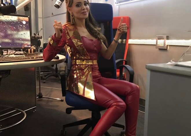 После скандальных каникул в Дубае Калашниковой подарили машину за 95 000 евро