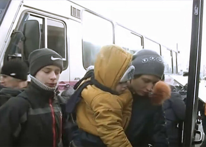 Austrumukrainas pilsēta Avdijivka gatavojas iespējamai evakuācijai. VIDEO