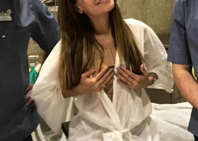 Анна Калашникова поделилась пикантными снимками после пластики груди