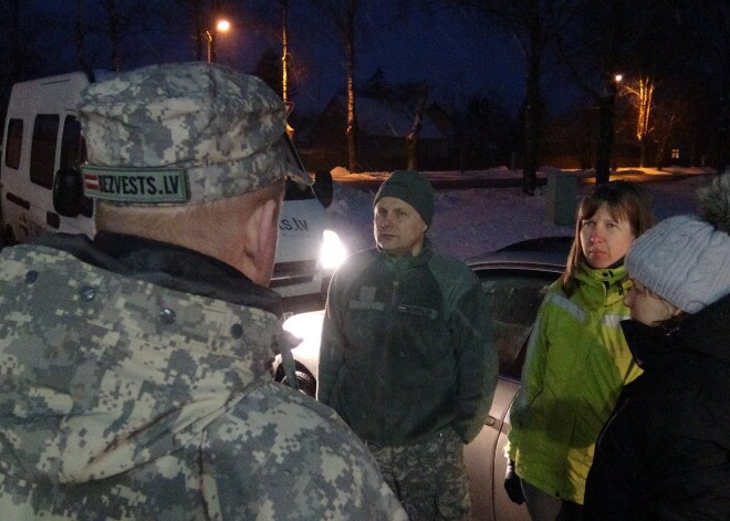 Intensīvi meklē no skolas nepārnākušo Kristapu, taču bez rezultātiem. Darbi pagaidām tiek pārtraukti. FOTO