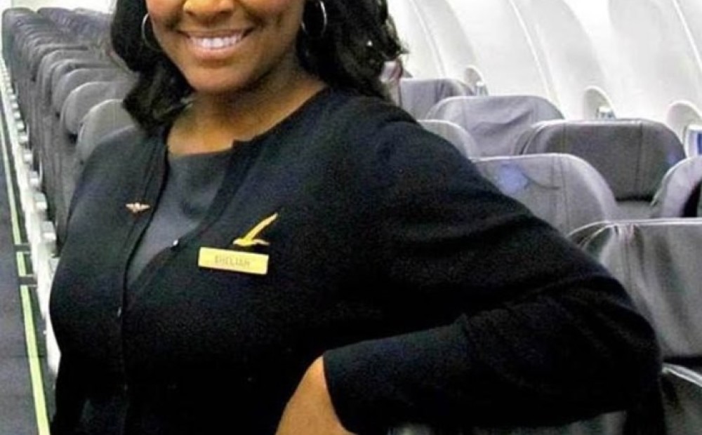 Истории молодых мам. Разорвать оковы. Стюардесса спасла девочку от рабства. Шелия фредерик стюардесса. Стюардесса спасла девочку от рабства.