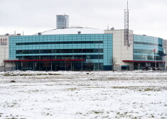 Ģērbtuvēm ir jābūt pēc IIHF standartiem. Tāpat ir nepieciešama treniņu halle pie arēnas, nevis pusstundas attālumā.