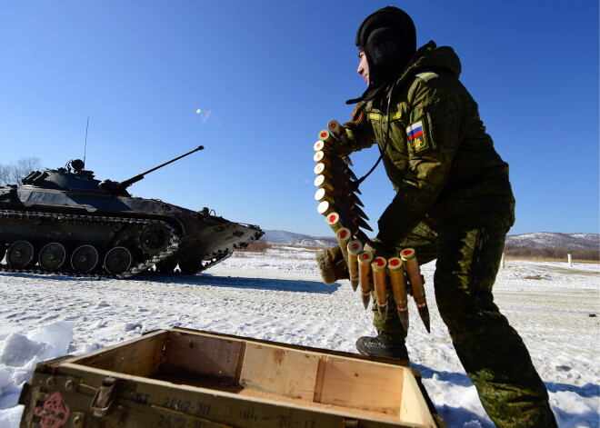 Krievija Arktikā izmēģina jaunu militāro tehniku