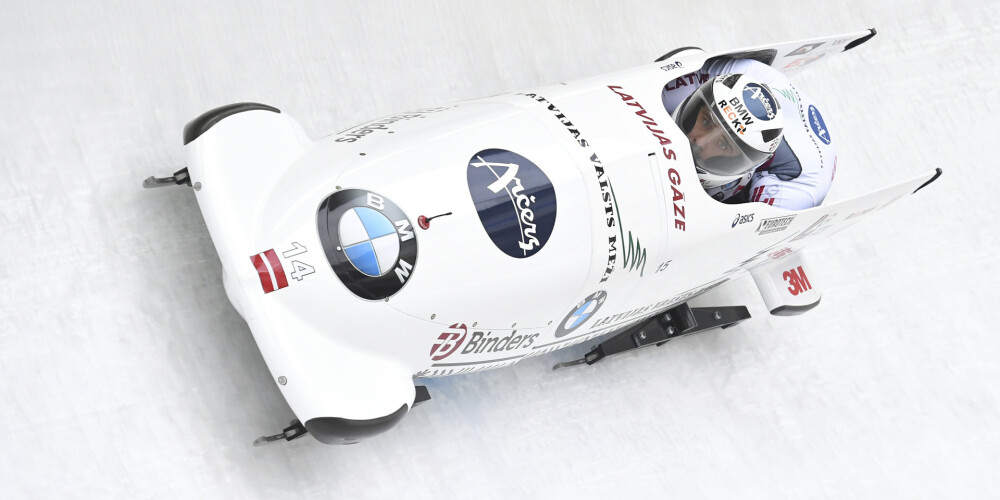 Abu Oskaru pilotētie bobsleja divnieki iekļūst sešniekā pasaules čempionātā