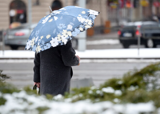 Pirmdien visā Latvijā gaidāmi pagalam nepatīkami laikapstākļi