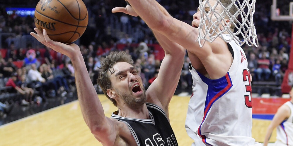 "Spurs" bez Dāvja Bertāna viesos uzvar "Clippers" basketbolistus