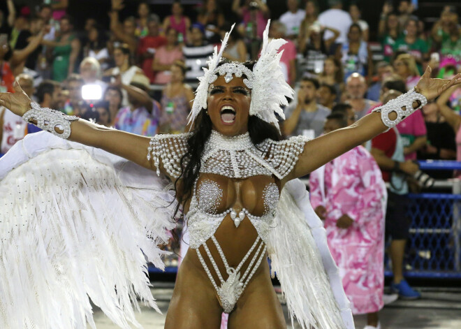 Rio notiek krāšņākais sambas festivāls pasaulē. FOTO