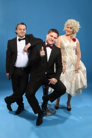 Mārtiņš kopā ar izrādes "Made in Latvija" kolēģiem.