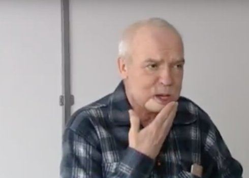 Vēža pacientam metastāzes bija pārņēmušas muti un kaklu. Nu viņš ir glābts un šobrīd atlabst pēc unikālas operācijas.