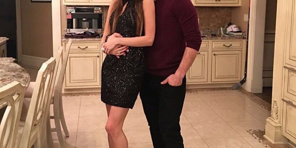 Таким снимком супруги делились в Новый год