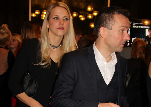 Kaspars Roga ar draudzeni Evitu Liepiņu Dailes teātrī.
