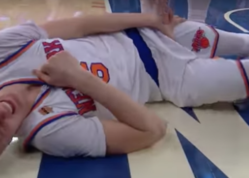 Lai arī Kristaps laukumā vairs neatgriezās, "Knicks" spēli uzvarēja.