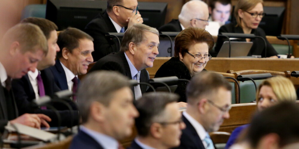 Janvārī un februārī Saeimas deputātiem atalgojumā izmaksāti kopumā 394 985 eiro