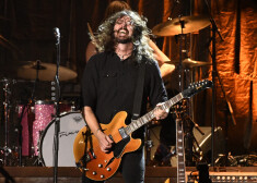 Foo Fighters сотрясет остров Луцавсала с концертом под открытом небом