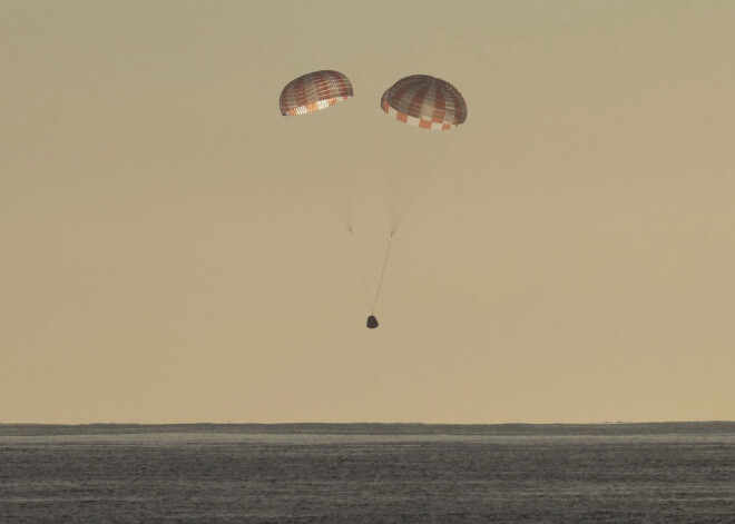 "SpaceX" kravas kuģis ir atpakaļ uz Zemes