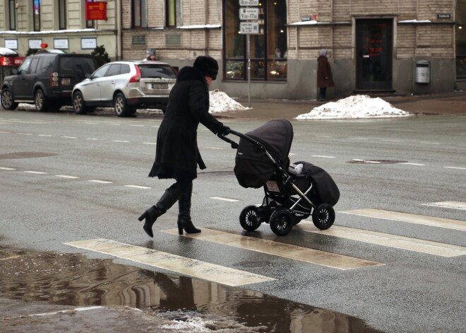 Palielinās valsts atbalstu apgādnieku zaudējušiem bērniem