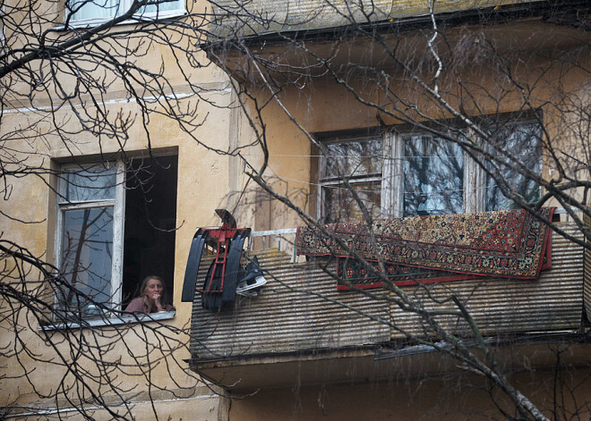 Magņitska mātes advokāts Maskavā izkritis pa nama logu