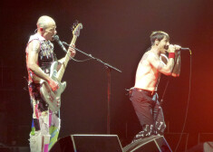 Red Hot Chili Peppers выступит в Латвии с впечатляющим концертом на берегу Даугавы