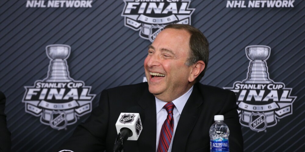NHL komisārs: "Cilvēkiem jāsamierinās, ka NHL hokejisti uz olimpiskajām spēlēm nebrauks"